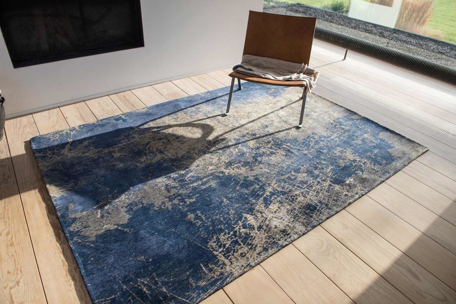 Louis De Poortere teppe LX 8629 Mad Men Cracks Abyss Blue interior 2