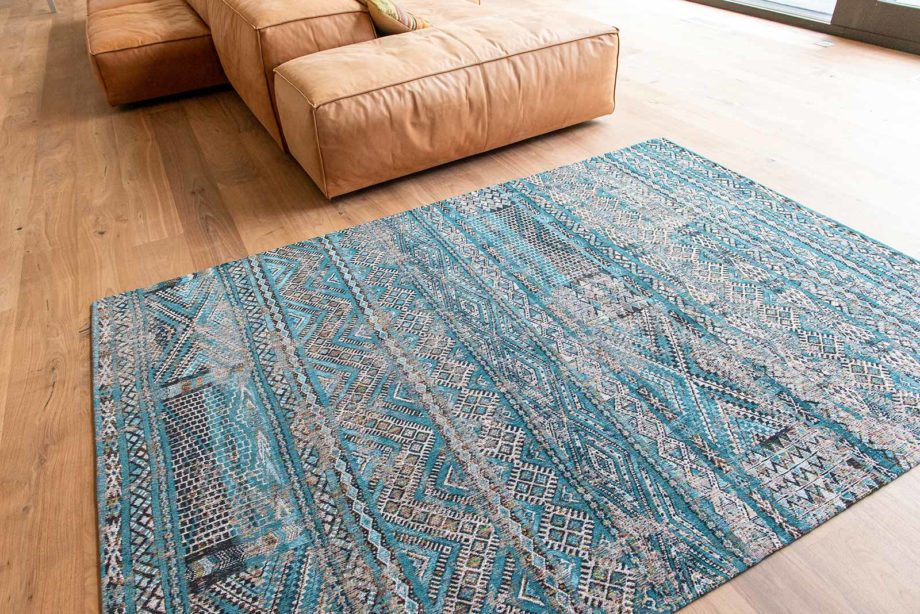 Louis De Poortere teppe LX 9110 Antiquarian Kilim Zemmuri Blue interior 6