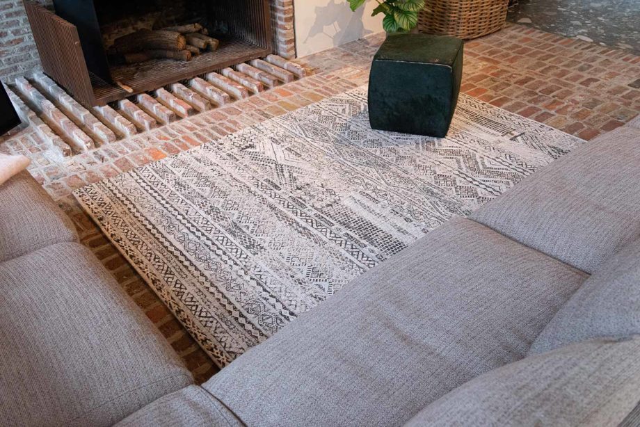 Louis De Poortere teppe LX 9114 Antiquarian Kilim Medina White interior 3