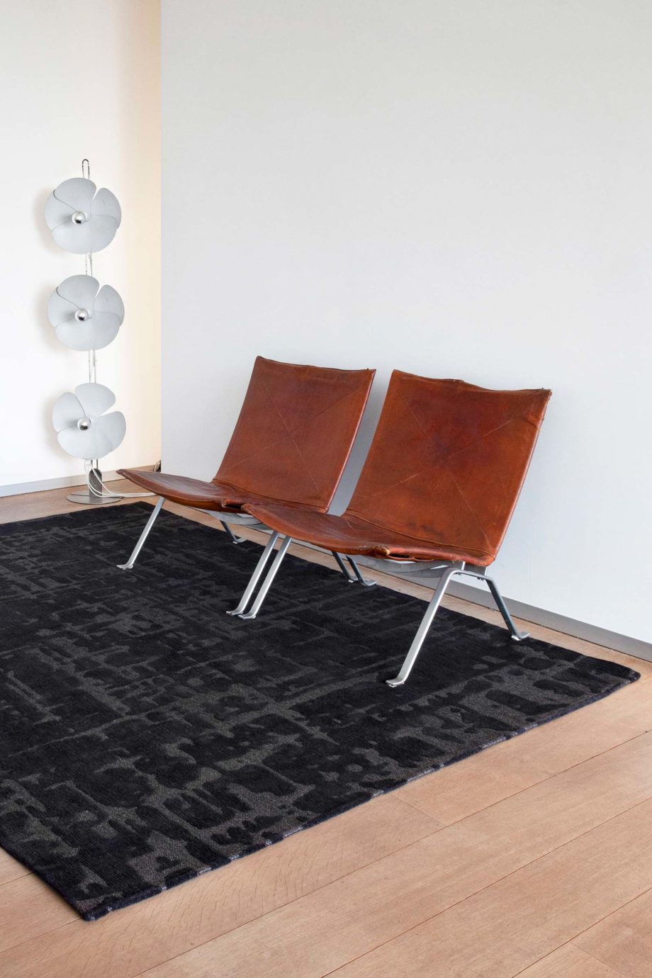 Louis De Poortere teppe LX 9200 Structures Baobab Black Water interior 2