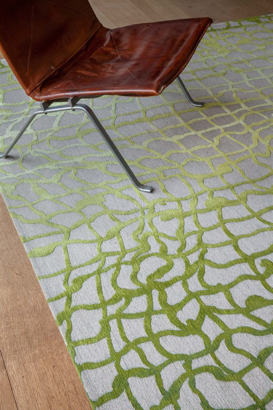Louis De Poortere teppe LX 9204 Mad Men Dedalo Republic Green interior 3