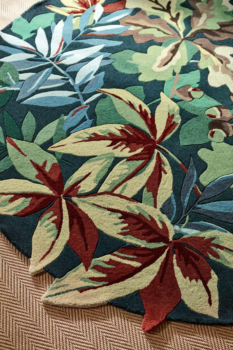 Sanderson Robins Wood Forest Green 146508 round interior 5