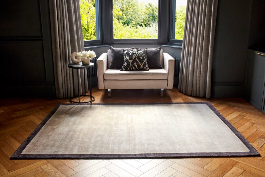 Asiatic teppe Blade Border Putty Charcoal interior
