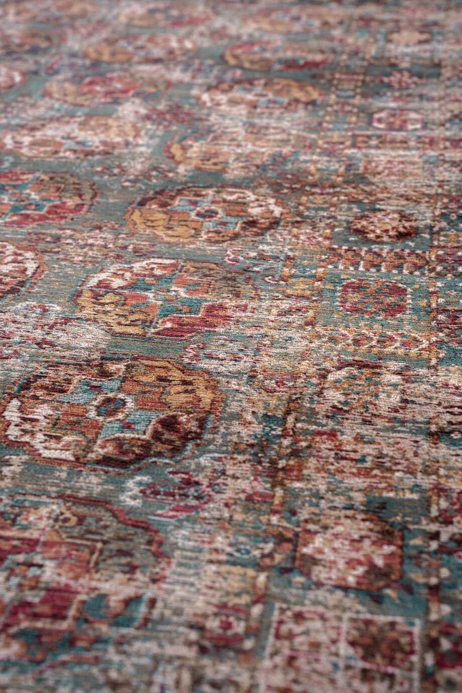 Louis De Poortere teppe Antiquarian Kasak 9845 Almati zoom vertical