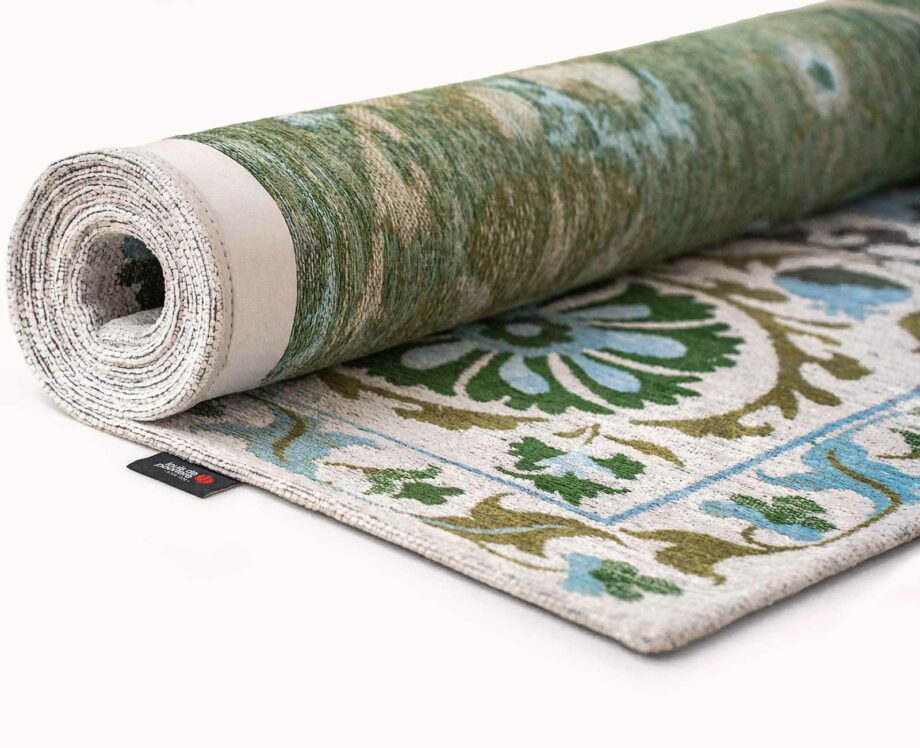 Louis De Poortere teppe Antiquarian Suzani 9732 Slavia roll