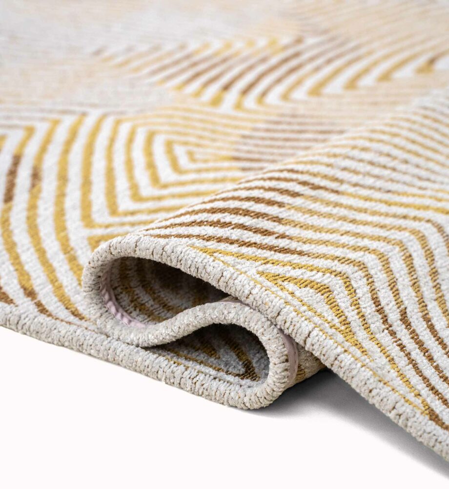 Louis De Poortere teppe Meditation Coral 9799 Yellowhippy fold