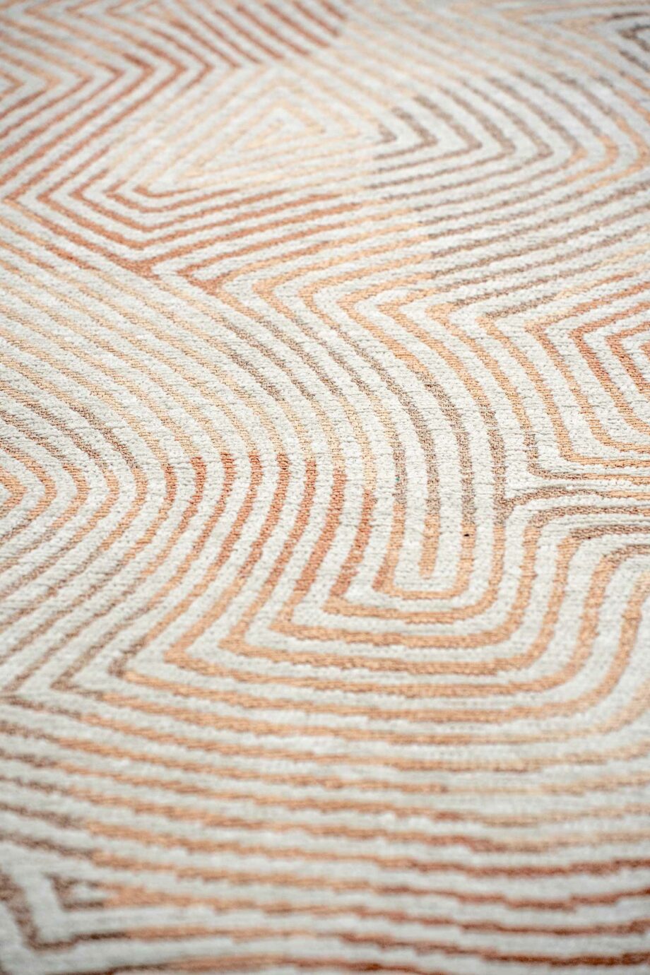 Louis De Poortere teppe Meditation Coral 9800 Indian Sand zoom vertical