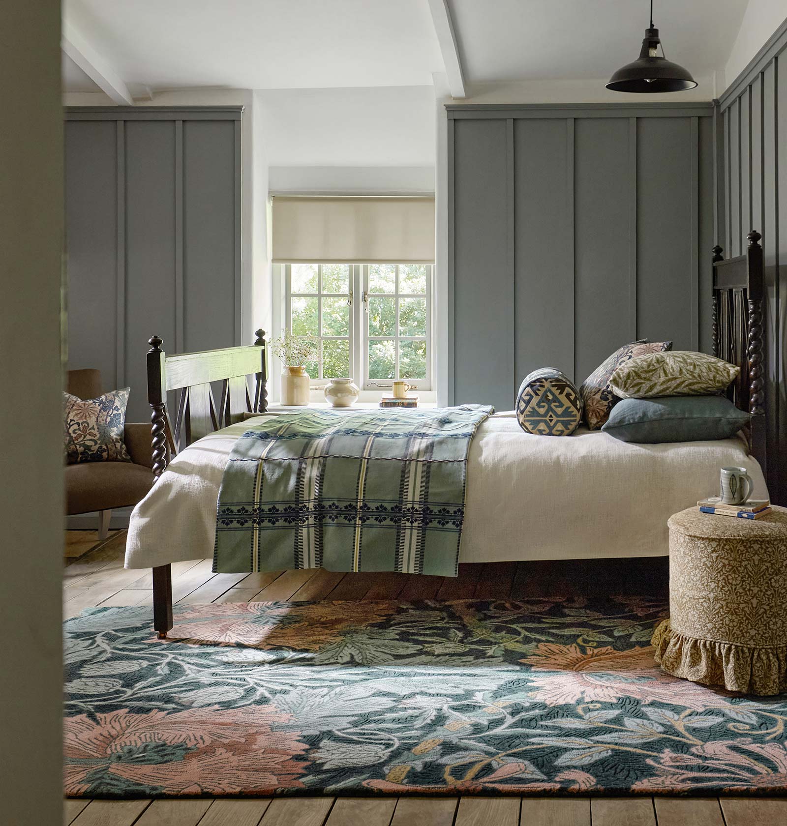 Morris Co Honeysuckle Tulip Teal 130407 interior A