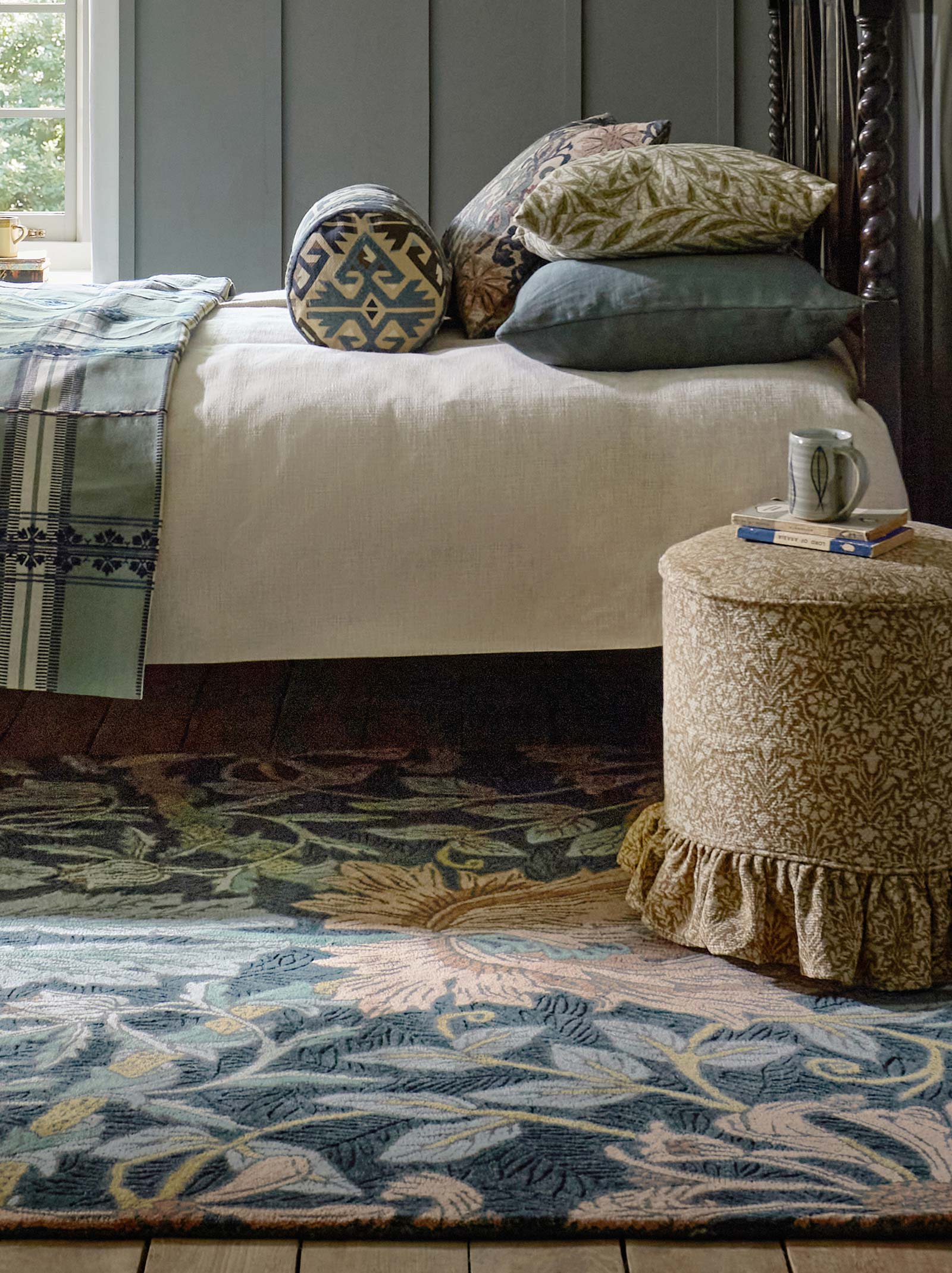 Morris Co Honeysuckle Tulip Teal 130407 interior AA